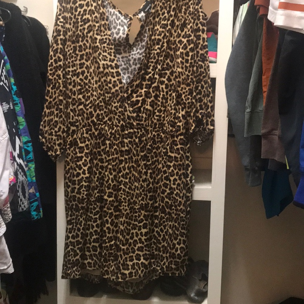 Torrid leopard romper size 2 - Picture 3 of 4